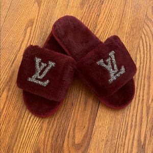 Burgundy Fur Slippers slides with Logo